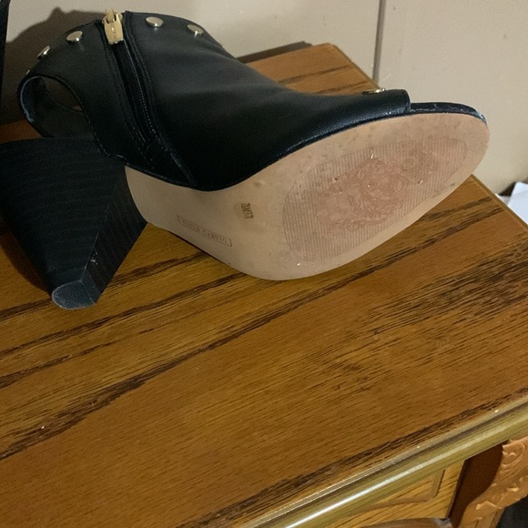 Vince Camuto open toe booties, size 7 1/2 but fits like a size 7 - Picture 7 of 8